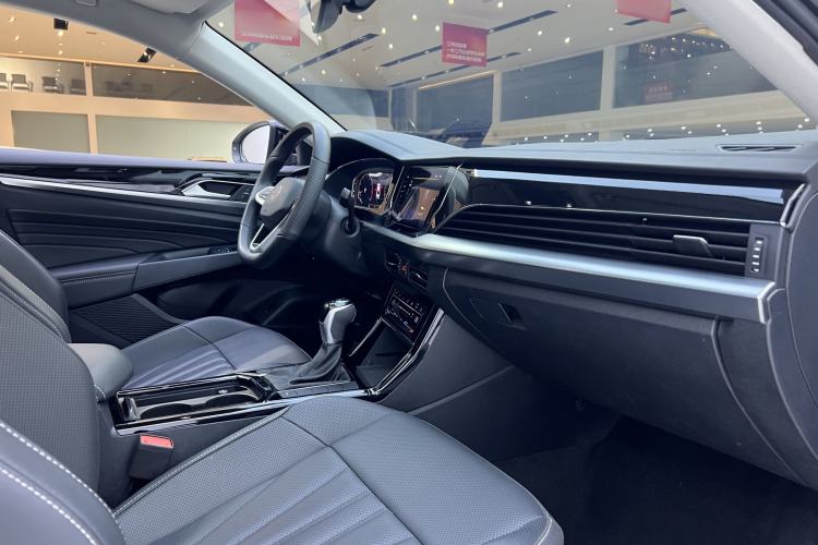 Used Volkswagen Passat 2025 Outstanding Model 380TSI Starry Dragon Edition Interior 8