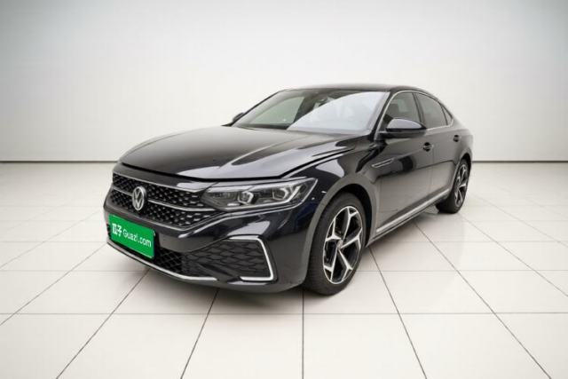 Volkswagen Passat 2025 Outstanding Model 380TSI Starry Dragon Glorious Edition usado