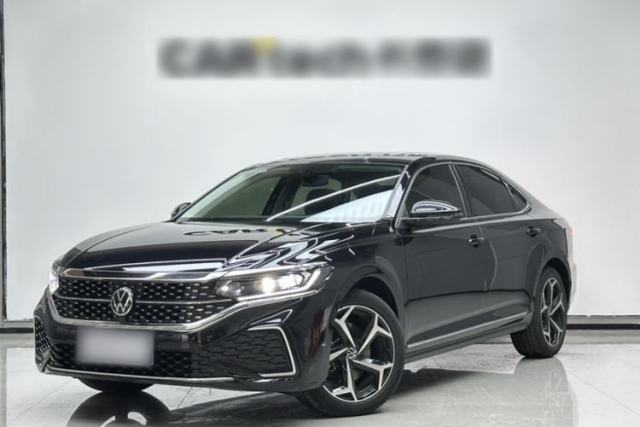 Volkswagen Passat 2025 Outstanding Model 330TSI Starry Elite Edition usado
