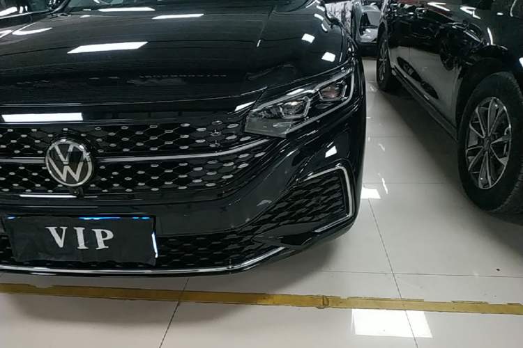 Used Volkswagen Passat 2025 Outstanding Model 380TSI Starry Dragon Glorious Edition Left Front Headlight