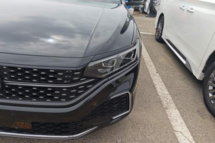 Used Volkswagen Passat 2025 Outstanding Model 380TSI Starry Dragon Glorious Edition Left Front Headlight