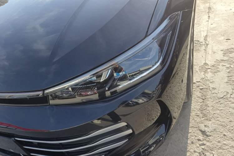 Used Volkswagen Passat 2025 Pro 380TSI Dragon Edition Left Front Headlight