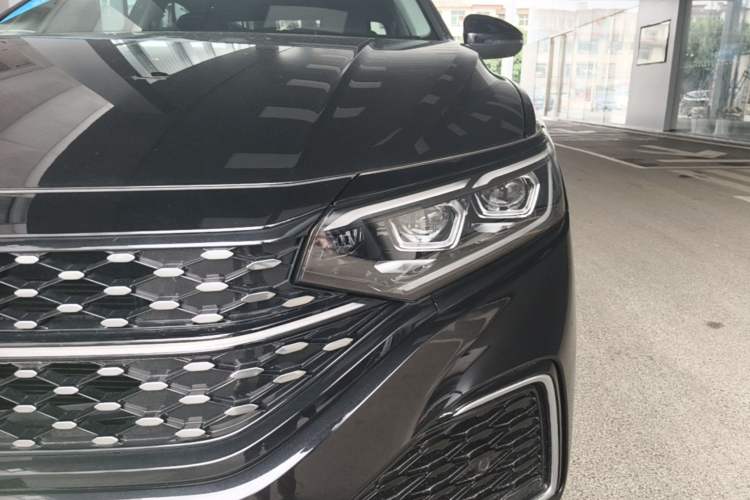 Used Volkswagen Passat 2025 Outstanding Model 380TSI Starry Dragon Glorious Edition Left Front Headlight