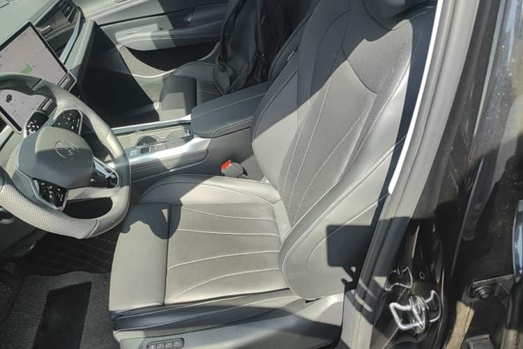 Used Volkswagen Passat 2025 Pro 380TSI Starry Dragon Edition Left Front Seat
