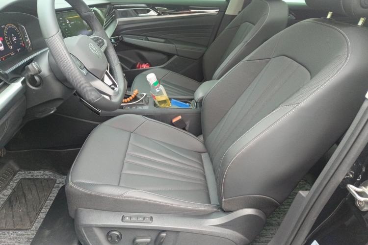 Used Volkswagen Passat 2025 Outstanding Model 330TSI Starry Elite Edition Left Front Seat