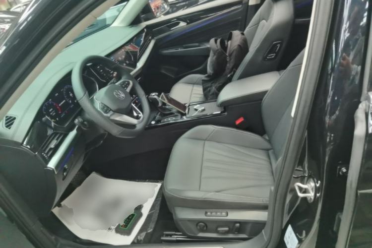 Used Volkswagen Passat 2025 Outstanding Model 380TSI Dragon Glory Edition Left Front Seat