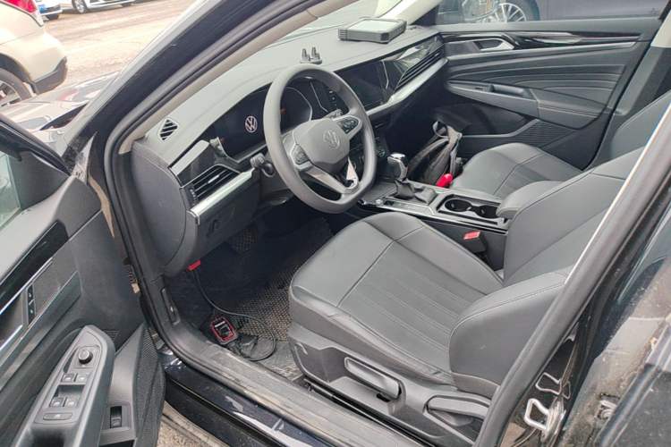 Used Volkswagen Passat 2025 Outstanding Model 280TSI Business Edition Left Front Seat