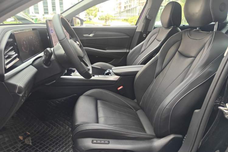 Used Volkswagen Passat 2025 Pro 380TSI Dragon Supreme Edition Left Front Seat