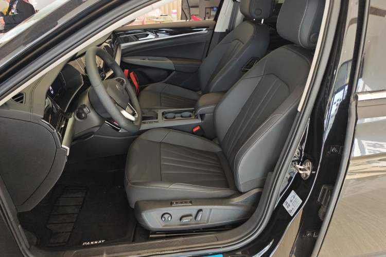 Used Volkswagen Passat 2025 Outstanding Model 380TSI Starry Dragon Edition Left Front Seat
