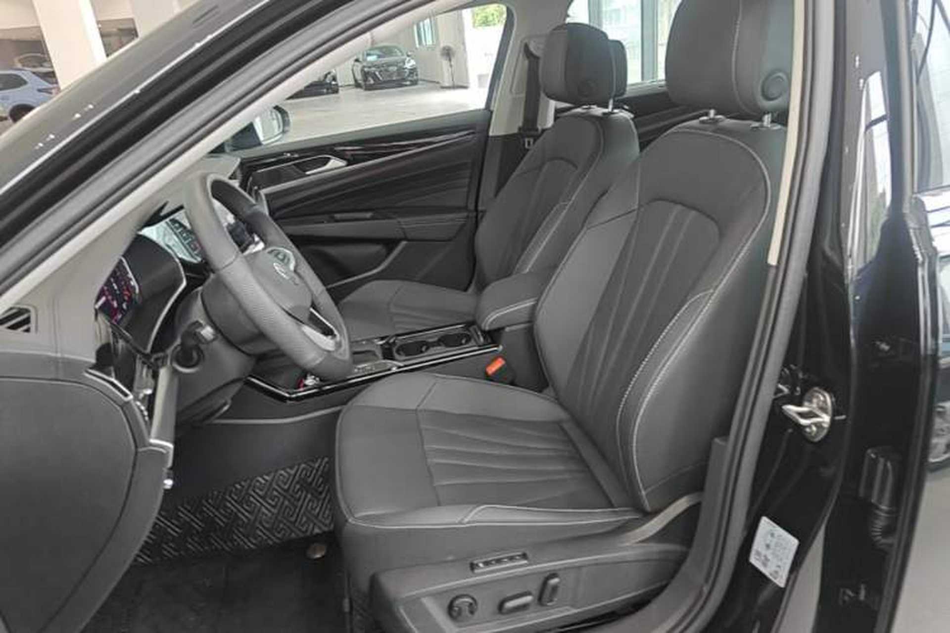 Used Volkswagen Passat 2025 Outstanding Model 380TSI Starry Dragon Glorious Edition Left Front Seat