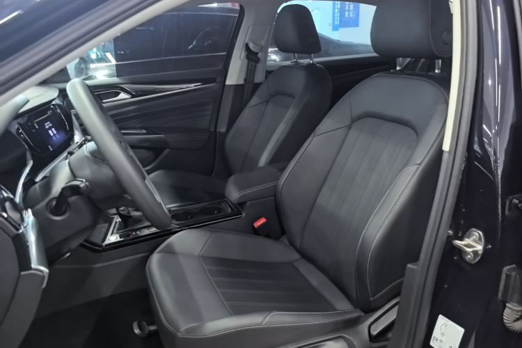 Used Volkswagen Passat 2025 Outstanding Model 280TSI Business Edition Left Front Seat
