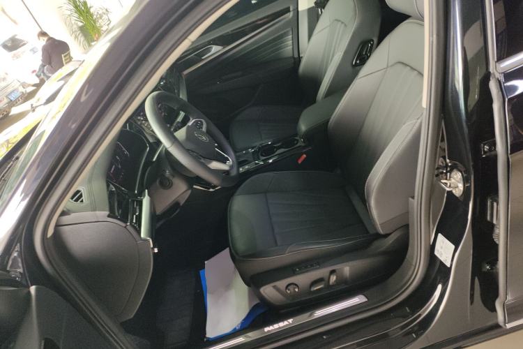 Used Volkswagen Passat 2025 Outstanding Model 380TSI Starry Dragon Glorious Edition Left Front Seat