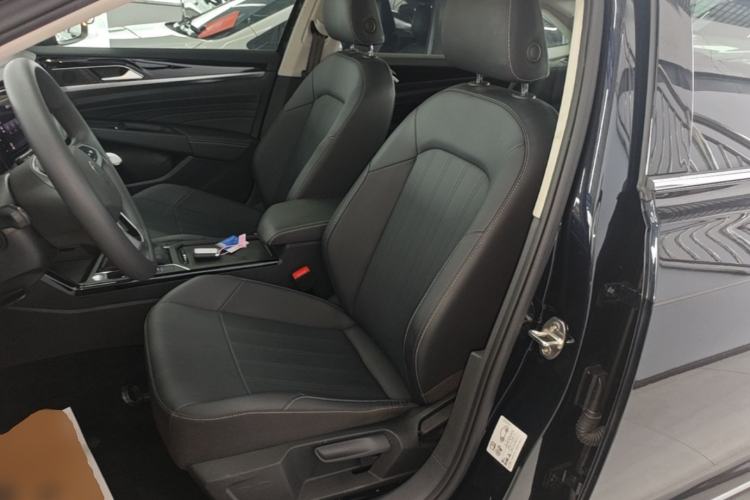 Used Volkswagen Passat 2025 Outstanding Model 280TSI Business Edition Left Front Seat