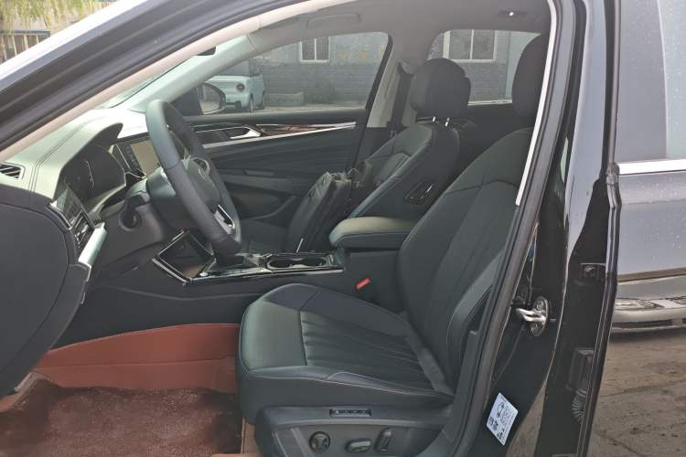 Used Volkswagen Passat 2025 Outstanding Model 380TSI Starry Dragon Glorious Edition Left Front Seat