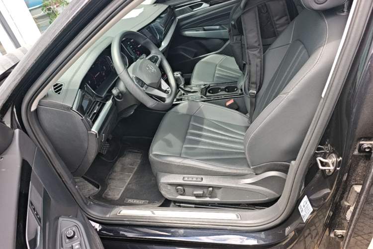 Used Volkswagen Passat 2025 Outstanding Model 380TSI Dragon Glory Edition Left Front Seat