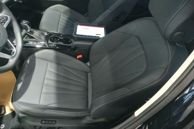 Used Volkswagen Passat 2025 Premium Version 380TSI Dragon Edition Left Front Seat