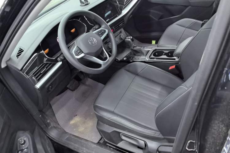 Used Volkswagen Passat 2025 Outstanding Model 280TSI Business Edition Left Front Seat