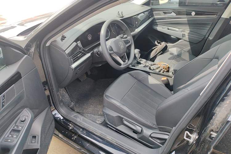 Used Volkswagen Passat 2025 Outstanding Model 280TSI Business Edition Left Front Seat