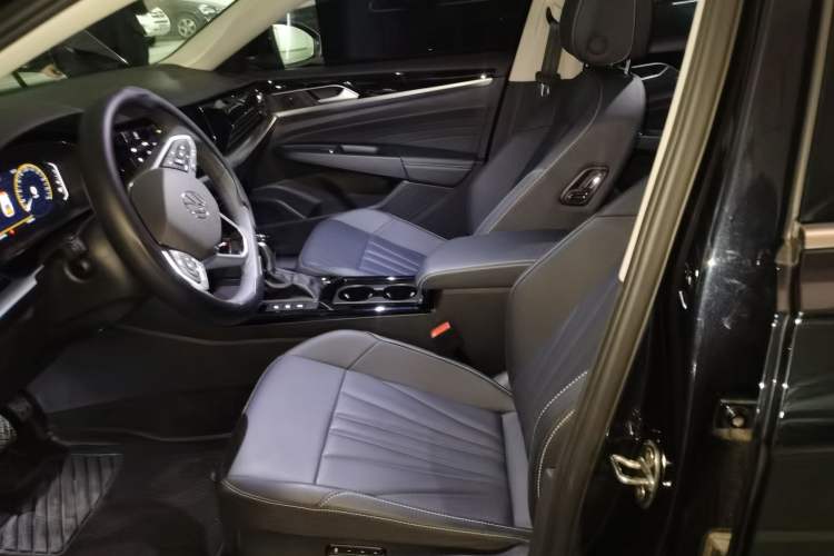 Used Volkswagen Passat 2025 Outstanding Model 330TSI Starry Elite Edition Left Front Seat