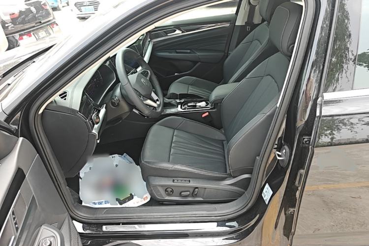 Used Volkswagen Passat 2025 Premium Version 380TSI Dragon Edition Left Front Seat