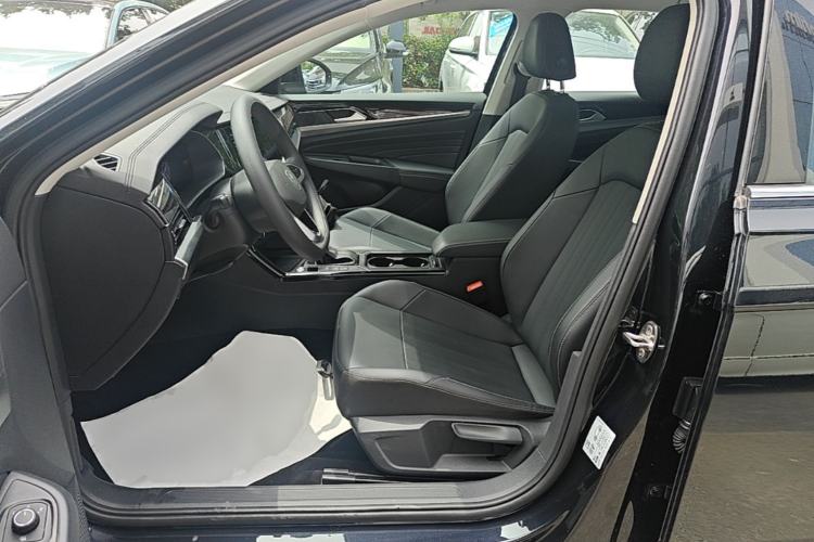 Used Volkswagen Passat 2025 Outstanding Model 280TSI Business Edition Left Front Seat