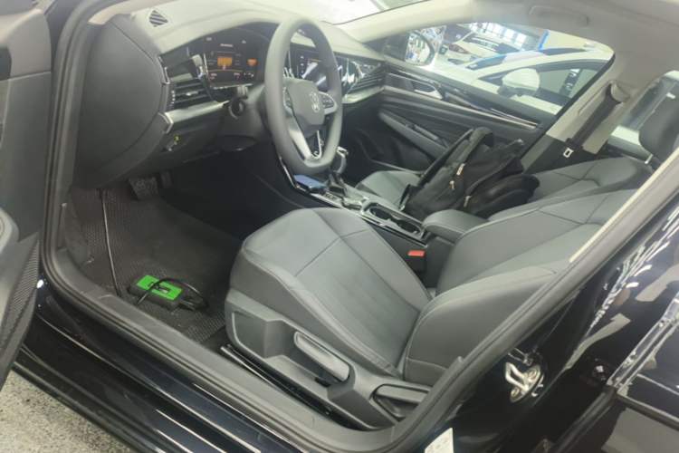 Used Volkswagen Passat 2025 Outstanding Model 280TSI Business Edition Left Front Seat