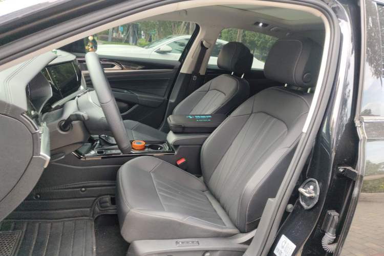 Used Volkswagen Passat 2025 Outstanding Model 380TSI Starry Dragon Glorious Edition Left Front Seat