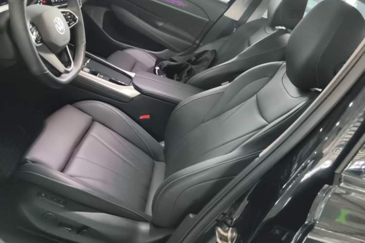 Used Volkswagen Passat 2025 Pro 380TSI Starry Dragon Edition Left Front Seat