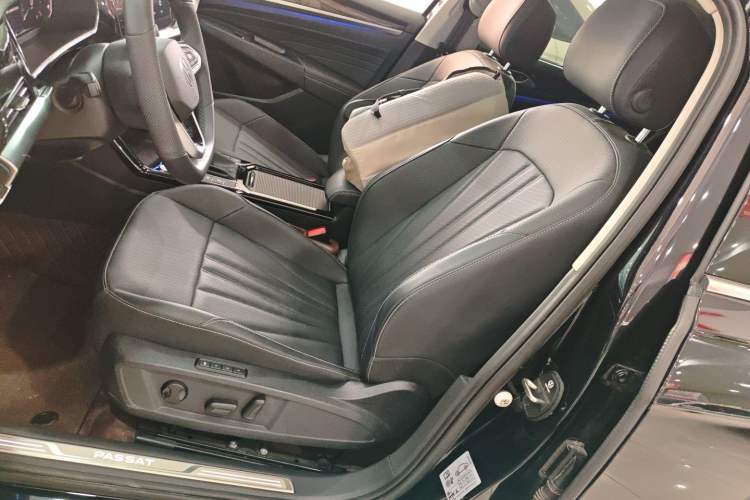 Used Volkswagen Passat 2025 Outstanding Model 380TSI Starry Dragon Glorious Edition Left Front Seat