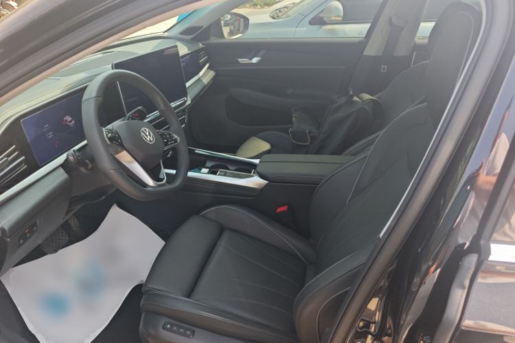 Used Volkswagen Passat 2025 Pro 380TSI Dragon Supreme Edition Left Front Seat