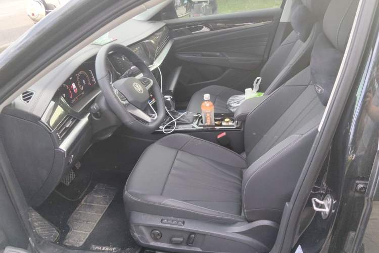 Used Volkswagen Passat 2025 Premium Version 380TSI Dragon Edition Left Front Seat