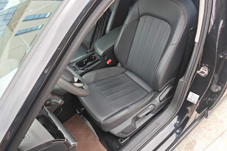 Used Volkswagen Passat 2025 Outstanding Model 280TSI Business Edition Left Front Seat