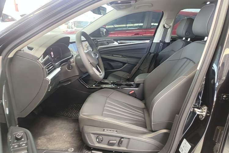 Used Volkswagen Passat 2025 Outstanding Model 330TSI Starry Elite Edition Left Front Seat