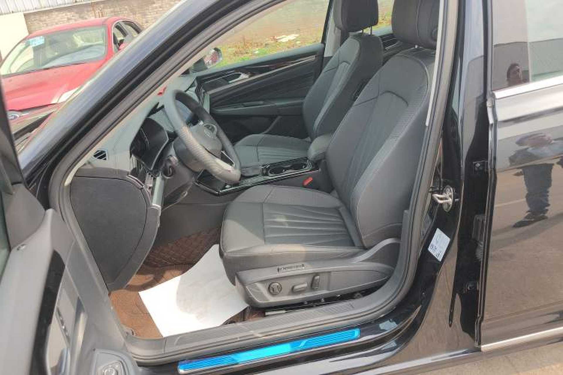 Used Volkswagen Passat 2025 Outstanding Model 330TSI Starry Elite Edition Left Front Seat