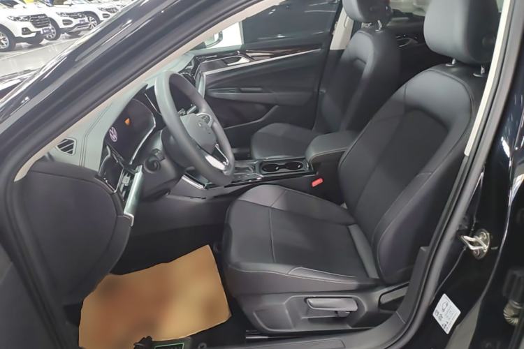 Used Volkswagen Passat 2025 Outstanding Model 280TSI Business Edition Left Front Seat