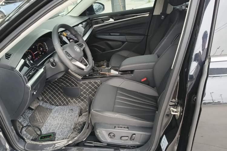 Used Volkswagen Passat 2025 Premium Version 380TSI Dragon Edition Left Front Seat