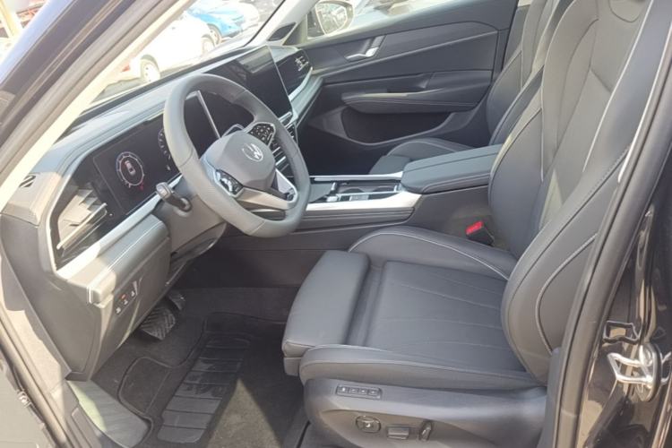 Used Volkswagen Passat 2025 Pro 380TSI Dragon Edition Left Front Seat