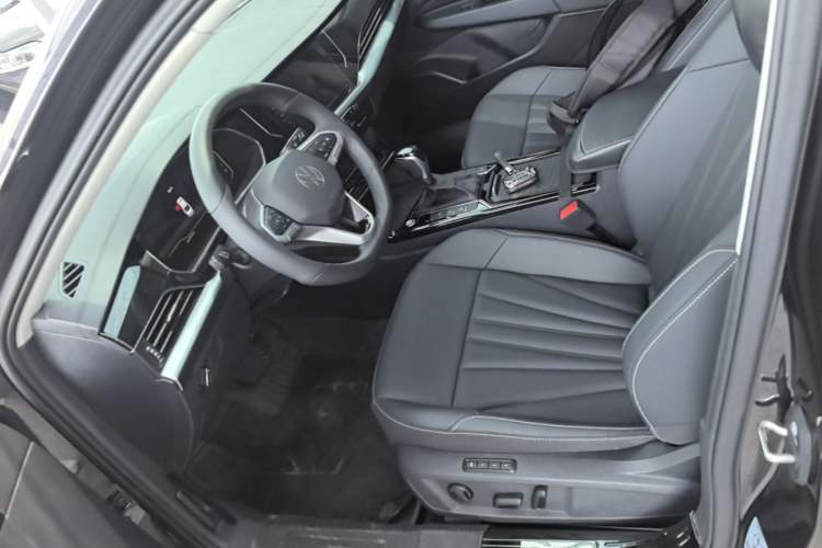Used Volkswagen Passat 2025 Premium Version 380TSI Dragon Edition Left Front Seat