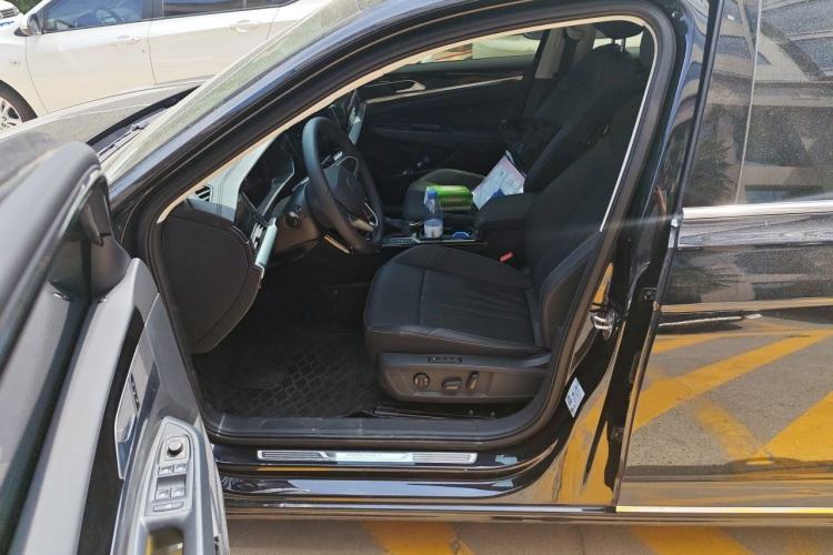Used Volkswagen Passat 2025 Premium Version 380TSI Dragon Edition Left Front Seat