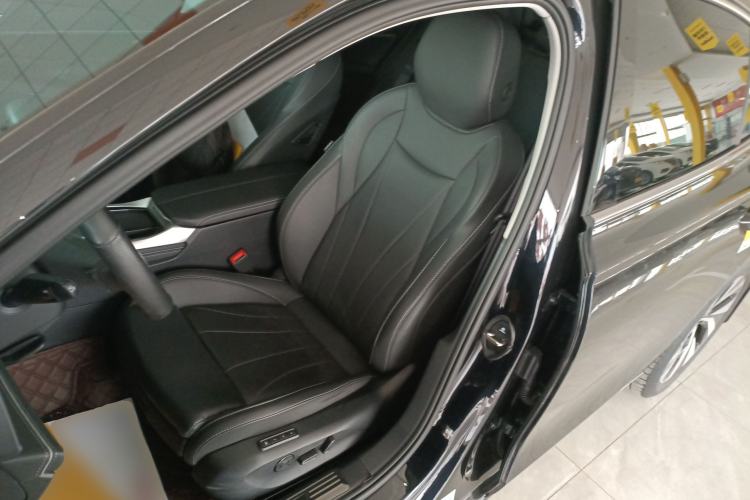Used Volkswagen Passat 2025 Pro 380TSI Dragon Glory Edition Left Front Seat