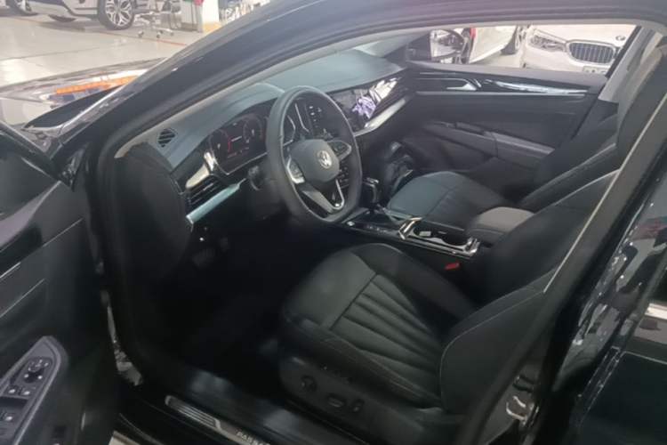 Used Volkswagen Passat 2025 Premium Version 380TSI Dragon Edition Left Front Seat