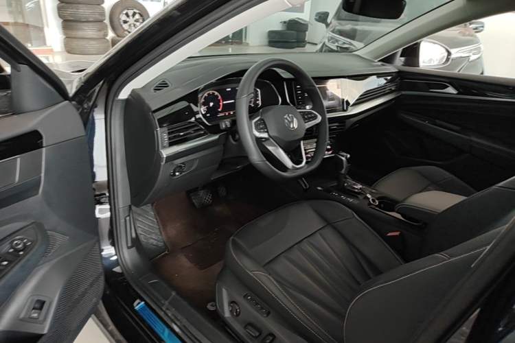 Used Volkswagen Passat 2025 Premium Version 380TSI Dragon Edition Left Front Seat