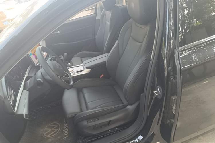 Used Volkswagen Passat 2025 Pro 380TSI Starry Dragon Edition Left Front Seat