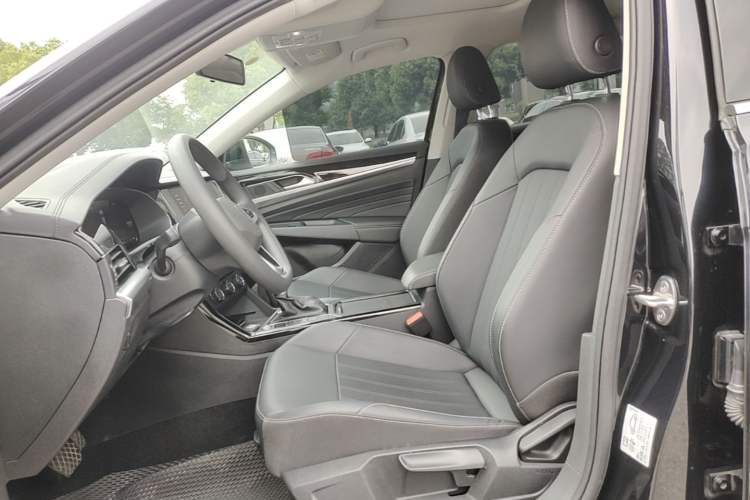 Used Volkswagen Passat 2025 Outstanding Model 280TSI Business Edition Left Front Seat