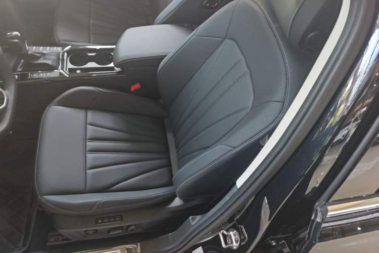 Used Volkswagen Passat 2025 Outstanding Model 380TSI Dragon Glory Edition Left Front Seat