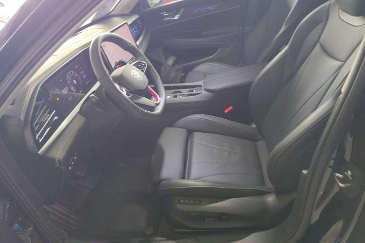 Used Volkswagen Passat 2025 Pro 380TSI Dragon Glory Edition Left Front Seat