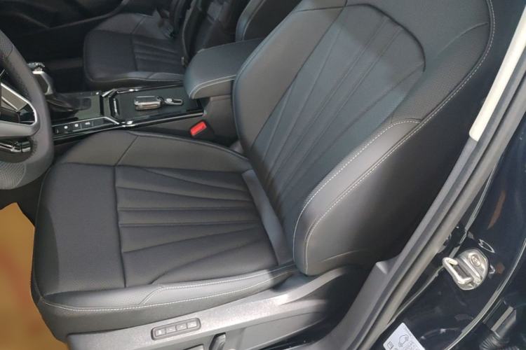 Used Volkswagen Passat 2025 Outstanding Model 330TSI Starry Elite Edition Left Front Seat