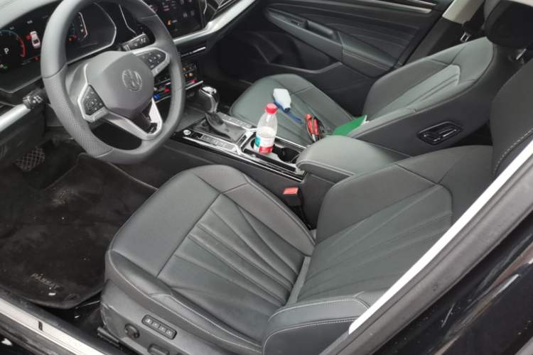 Used Volkswagen Passat 2025 Outstanding Model 380TSI Starry Dragon Glorious Edition Left Front Seat