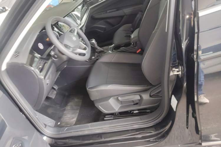 Used Volkswagen Passat 2025 Outstanding Model 280TSI Business Edition Left Front Seat