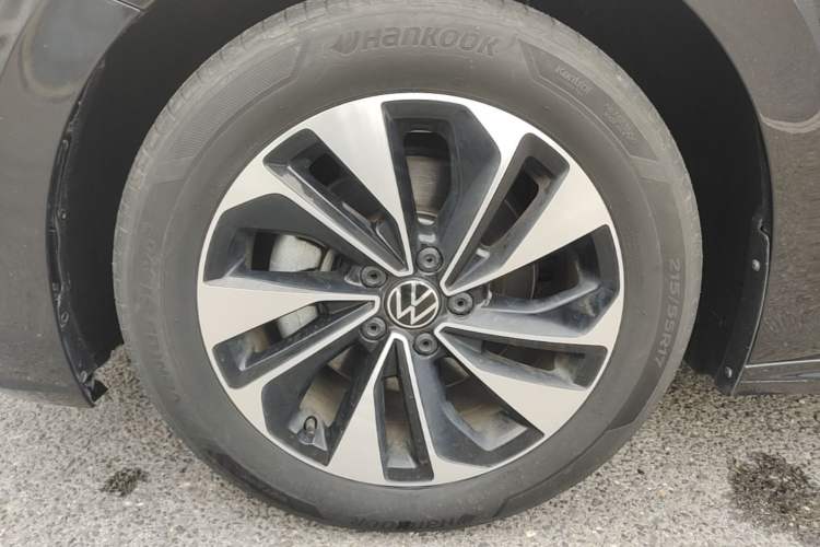 Used Volkswagen Passat 2025 Outstanding Model 280TSI Business Edition Left Front Wheel Hub